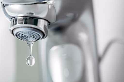 Gardez vos robinets propres avec les filtres anti calcaire pour robinet :  Aquamo